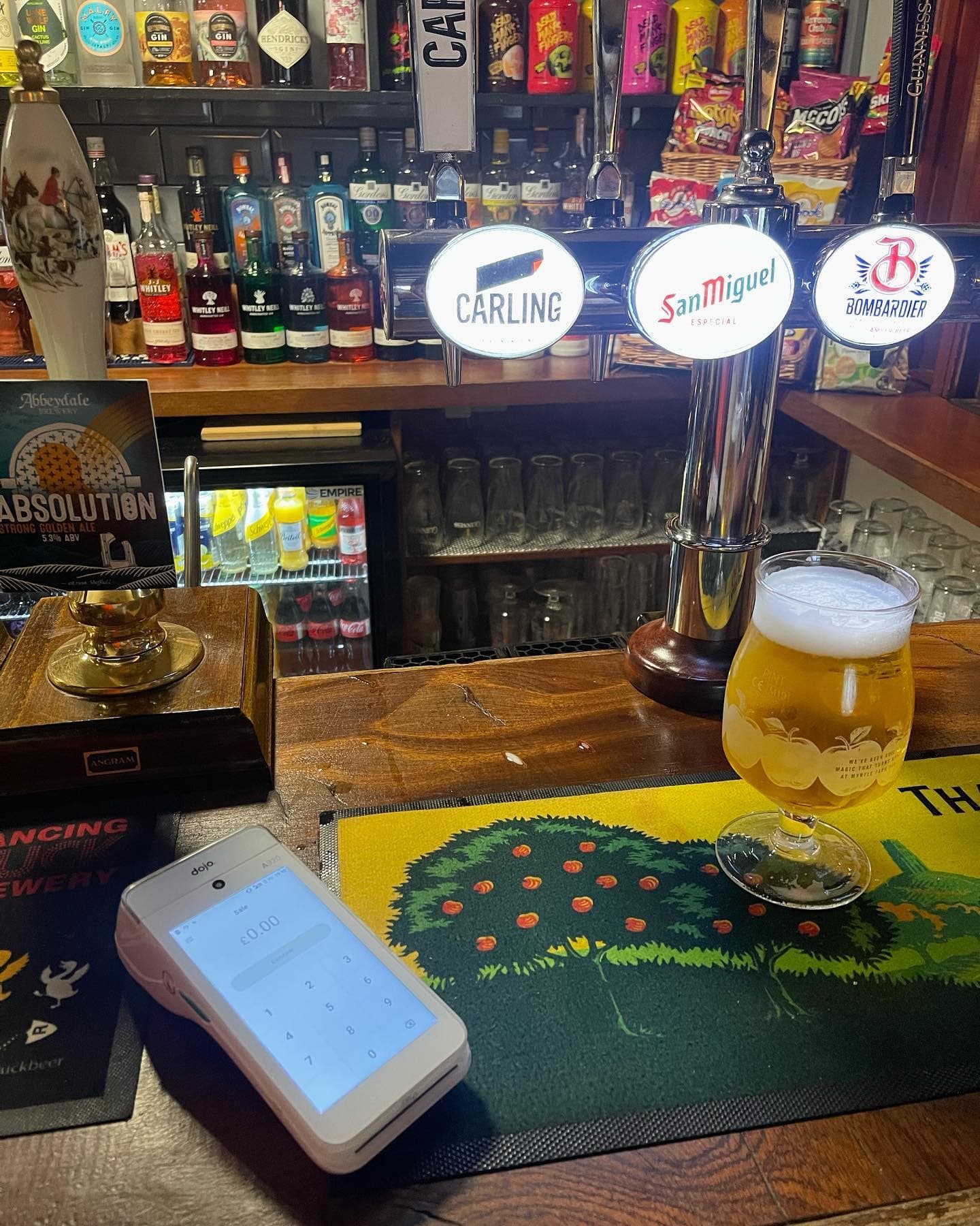 Pub bar with Dojo terminal